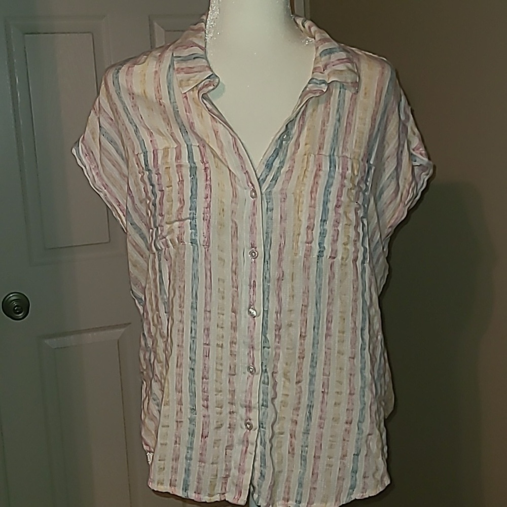 🍀Lucky Brand 🍀 breezy tie back button up shirt